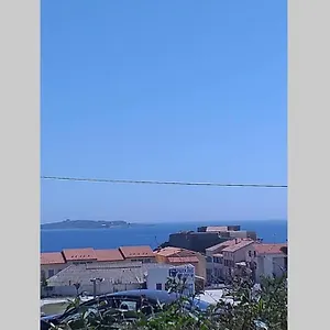 Appartement Studio 30m2 Sur La Presqu'île De Giens Dans Résidence Privée Avec Piscine, Hyères