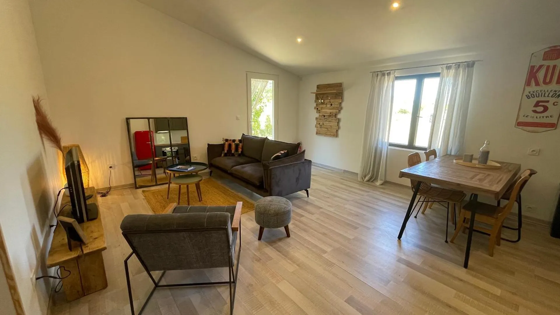 Sous Les Etoiles En Provence, Gite Les Bambous Lurs Holiday home